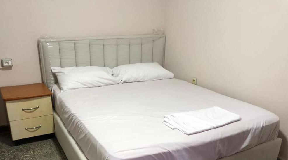 Royal Hostel Τίρανα Εξωτερικό φωτογραφία