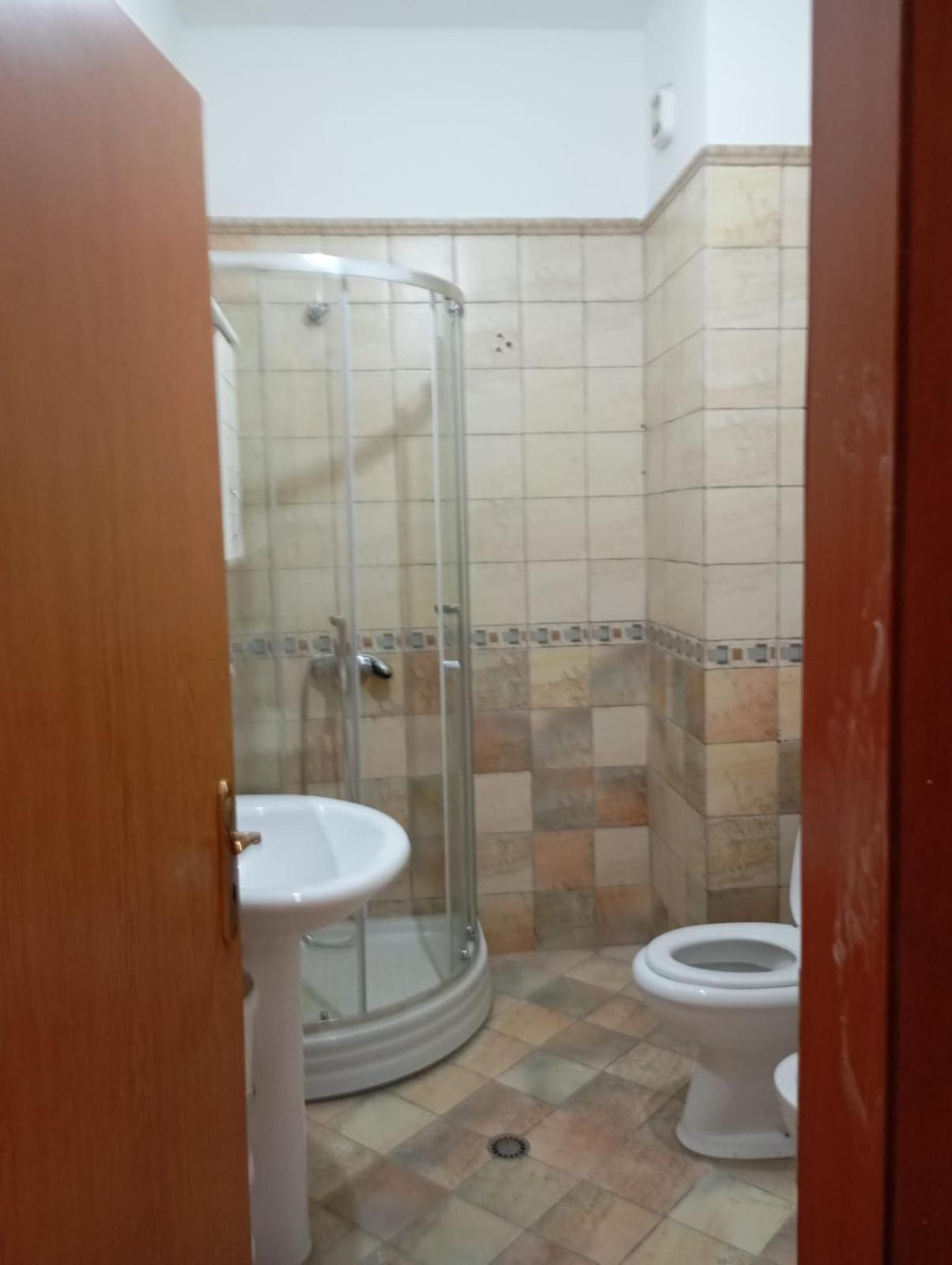 Royal Hostel Τίρανα Εξωτερικό φωτογραφία